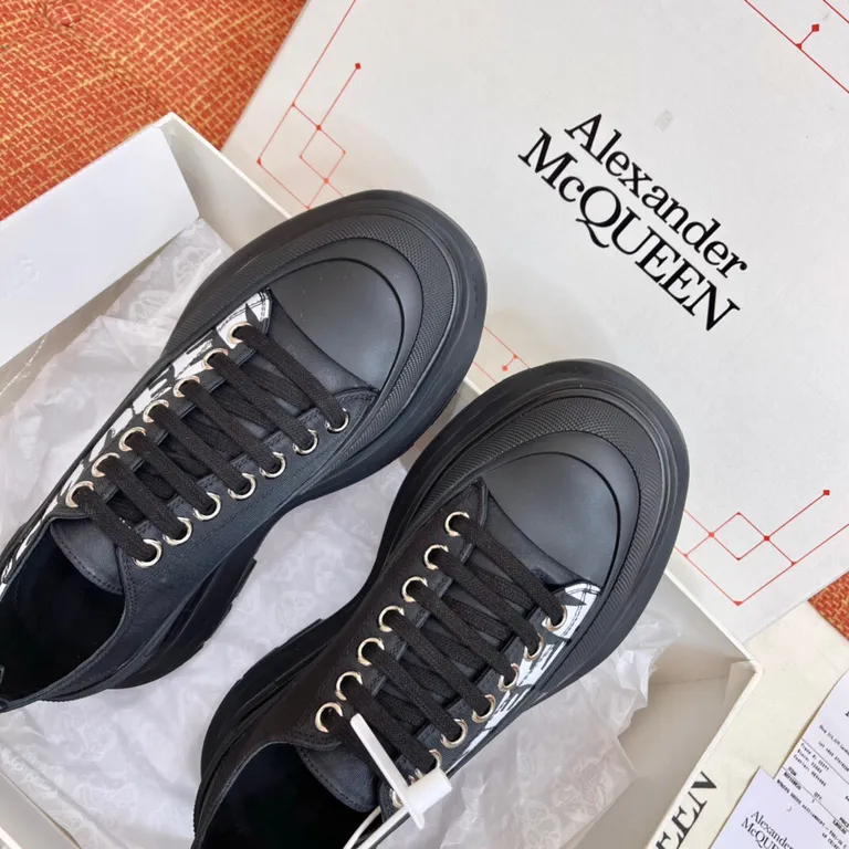 Alexander McQueen Shoe 